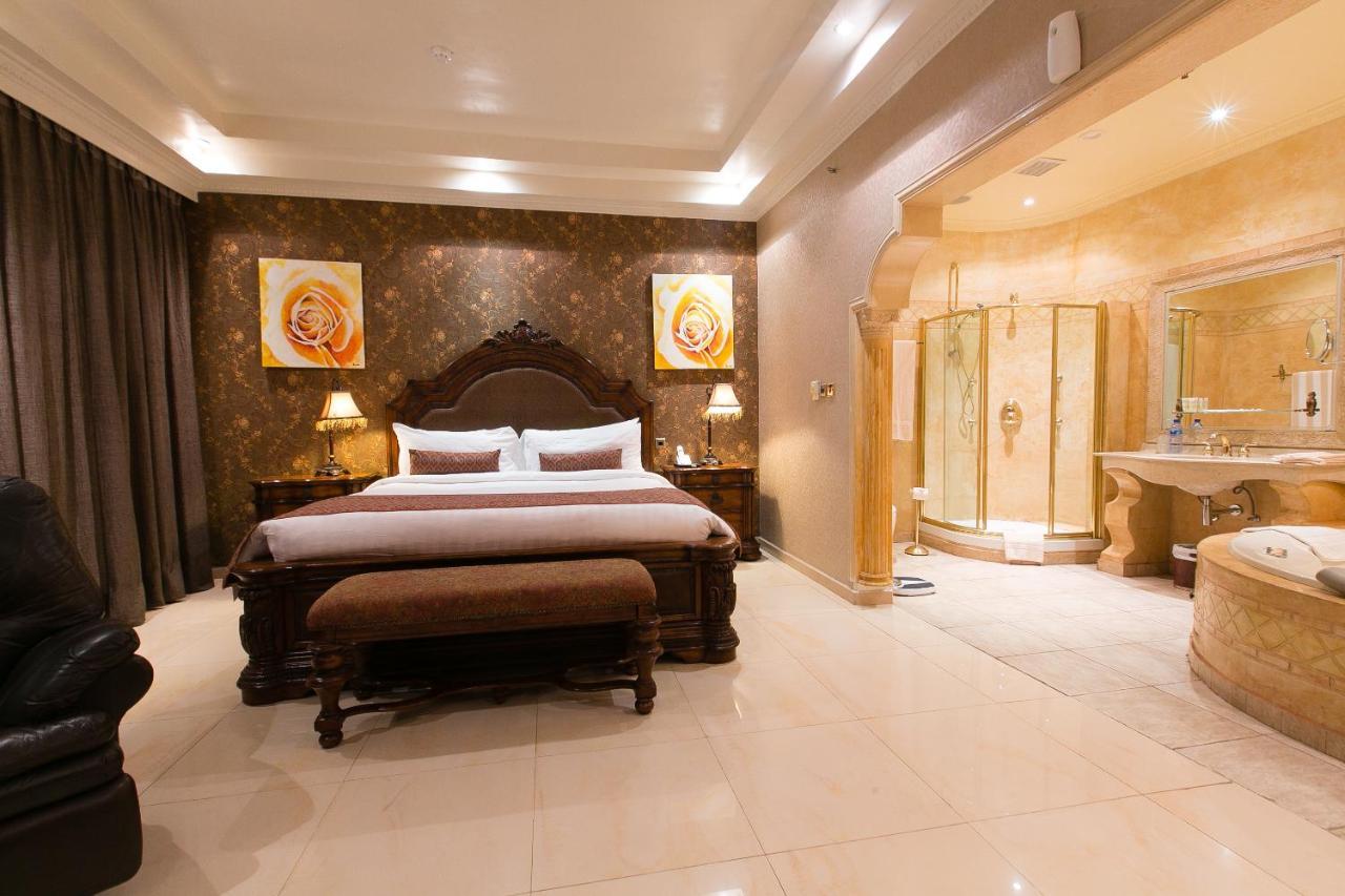 Victoria Crown Plaza Hotel Lagos Exterior foto